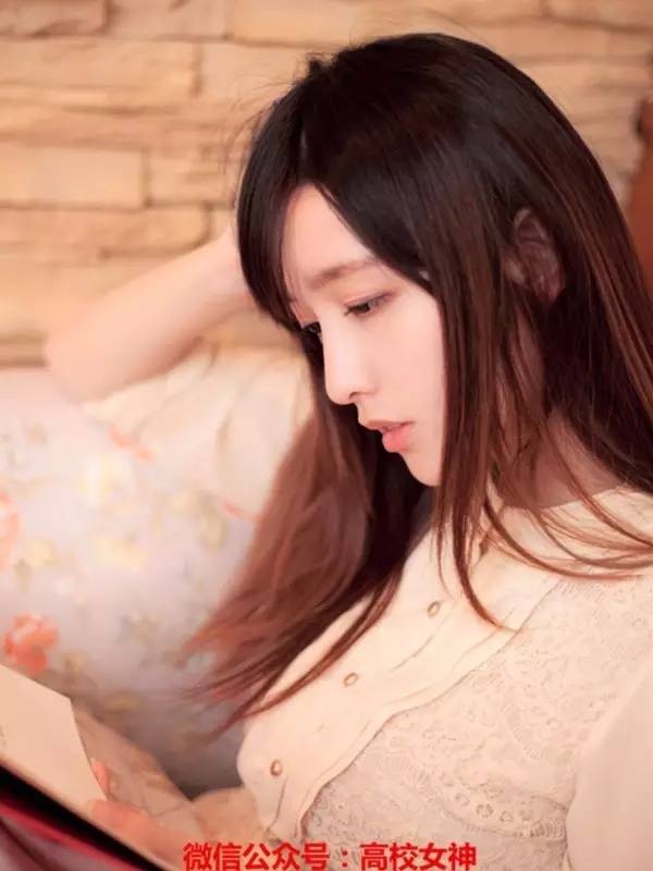 《一站到底》女神晁雪薇,真正的漂亮知性女生!