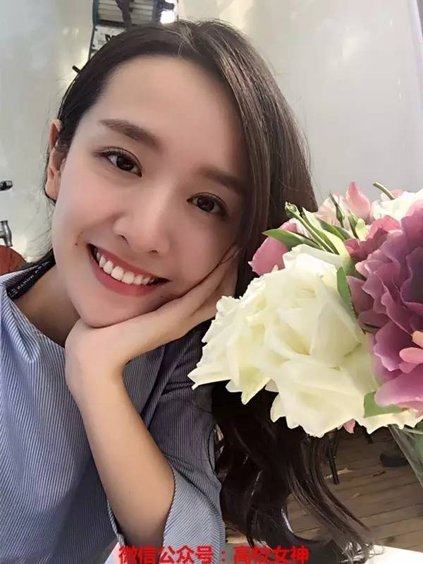 《一站到底》女神晁雪薇,真正的漂亮知性女生!