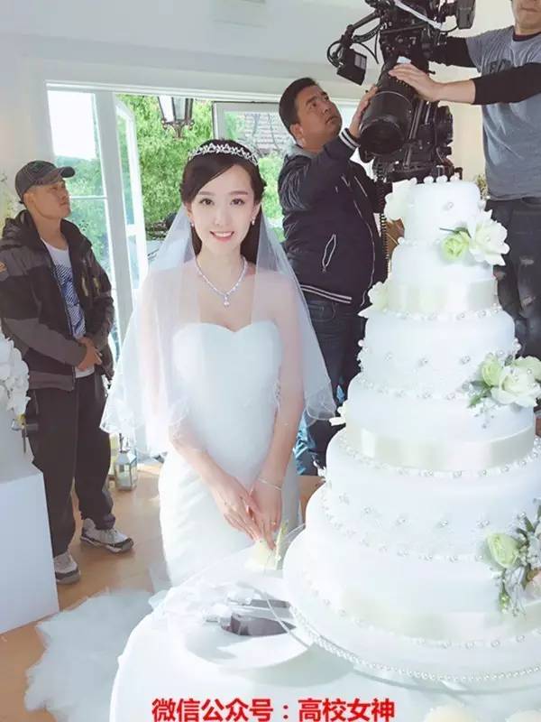 《一站到底》女神晁雪薇,真正的漂亮知性女生!