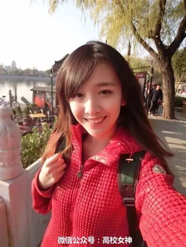《一站到底》女神晁雪薇,真正的漂亮知性女生!