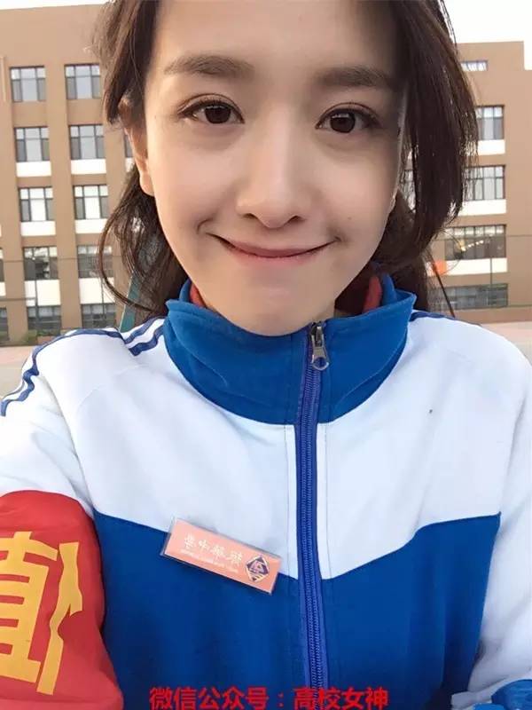 《一站到底》女神晁雪薇,真正的漂亮知性女生!