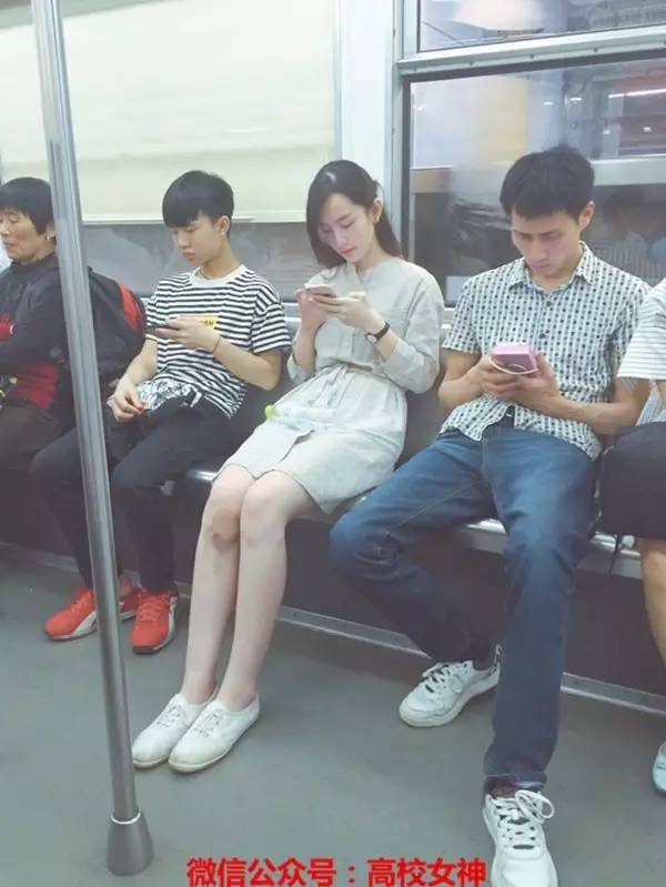 《一站到底》女神晁雪薇,真正的漂亮知性女生!