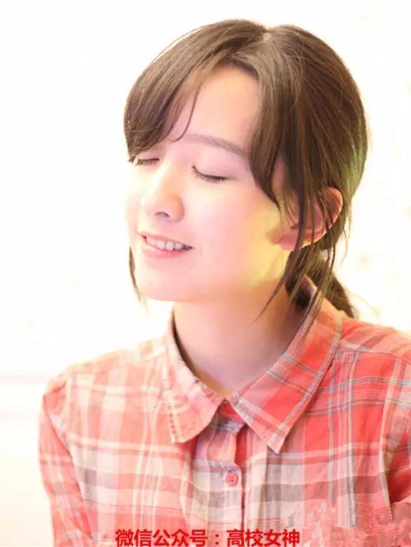 《一站到底》女神晁雪薇,真正的漂亮知性女生!
