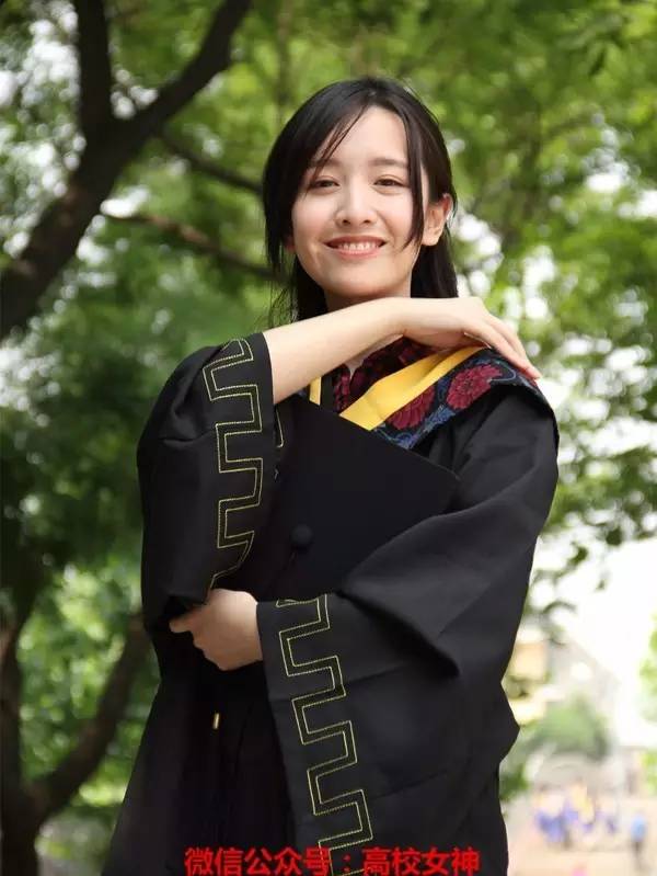 《一站到底》女神晁雪薇,真正的漂亮知性女生!