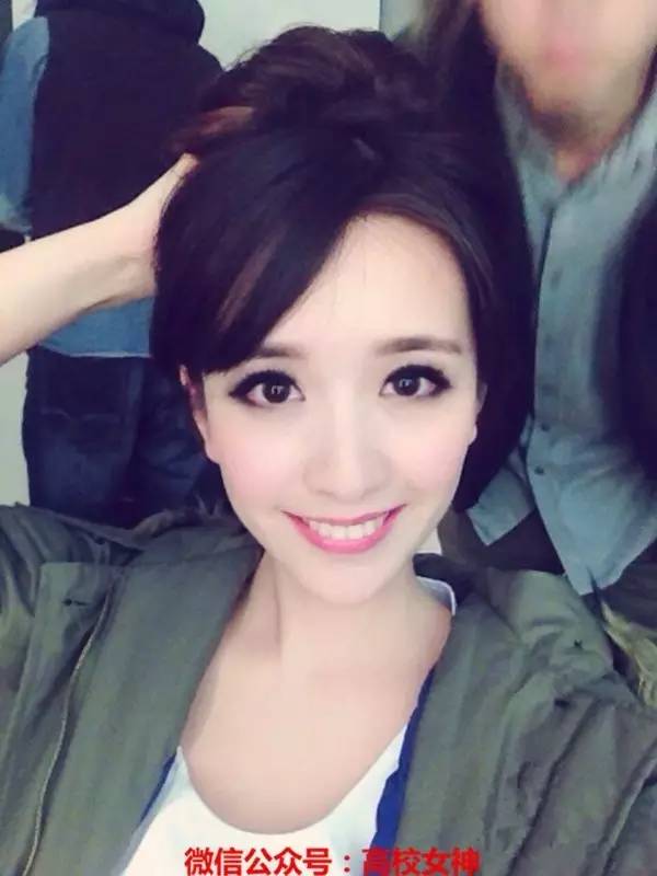 《一站到底》女神晁雪薇,真正的漂亮知性女生!