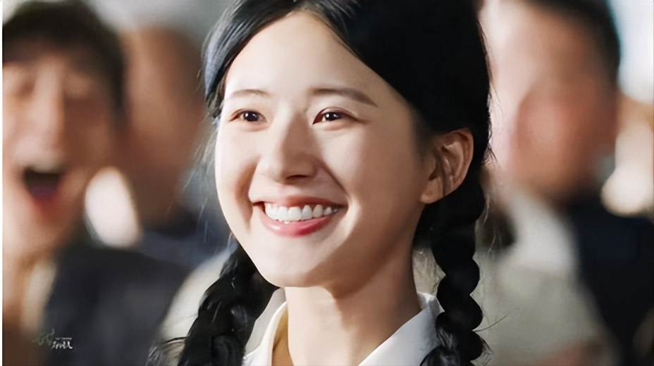 《胡同》热播,蔡文静赵露思相差8岁演母女,赵露思都演奶奶辈了
