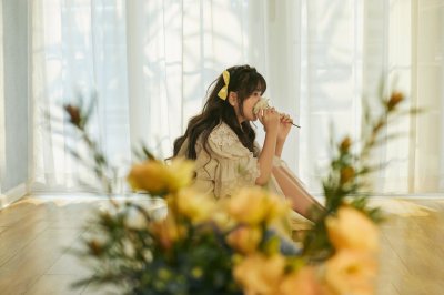 ​小团团拍写真口罩也不摘，看到身材圈粉，有灵魂和身材要什么颜值