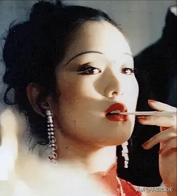 巩俐的感情经历有多起伏？为何最终选择嫁给70岁法国老头