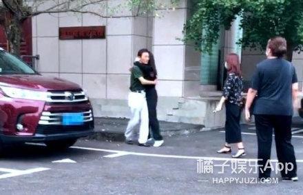 看哭！谭松韵回忆母亲思念落泪，最需要被治愈的她却在治愈所有人