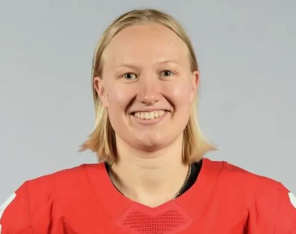 冰球运动员米勒是中国人吗