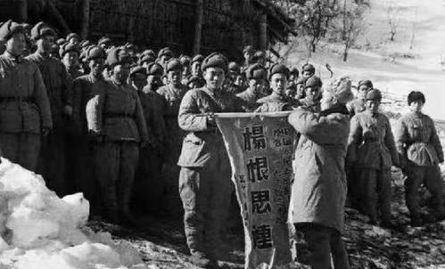 长津湖最后被冻成冰雕片段（三个冰雕连仅两人生还）(26)