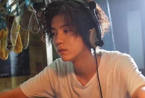 鹿晗个人资料（178的鹿晗和169的宋妍霏同框）