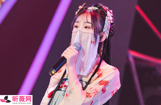 等什么君个人资料家世、真名叫什么、真人照片长什么样