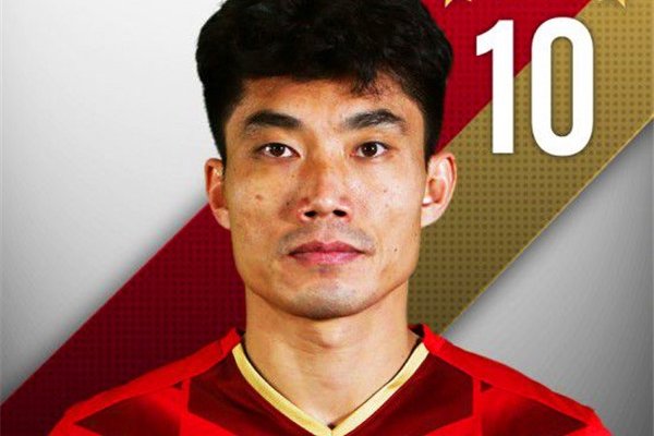 郑智踢伤西塞的腿 比赛中没有犯规，足协没有处罚