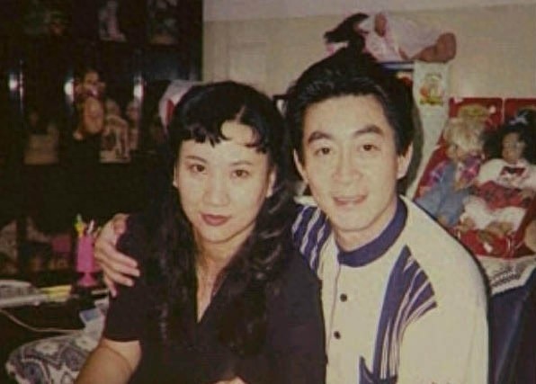 57岁猴哥六小龄童的妻子于虹近照