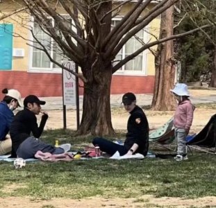 ​高圆圆老公叫什么名字（高圆圆与老公甜蜜互动被拍）