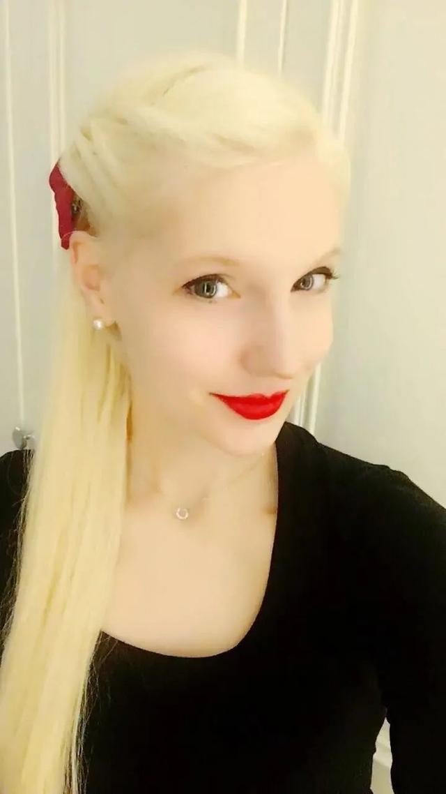 高圆圆老公叫什么名字（高圆圆与老公甜蜜互动被拍）