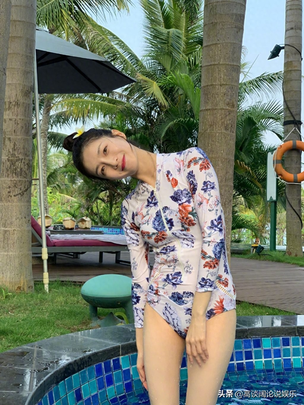 江疏影深夜更新微博，自爆三亚旅游美照，网友：我承认我羡慕了