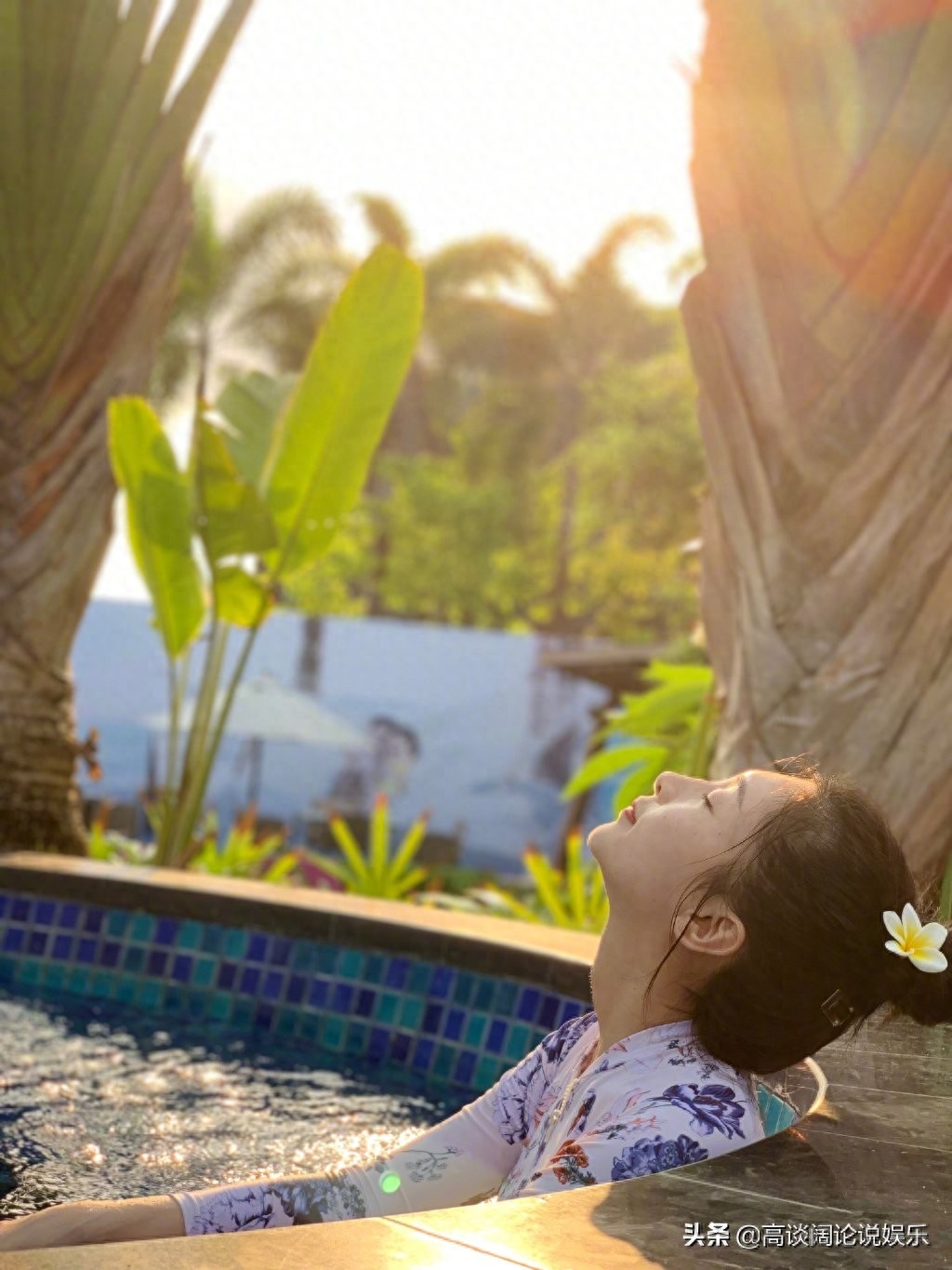 江疏影深夜更新微博，自爆三亚旅游美照，网友：我承认我羡慕了