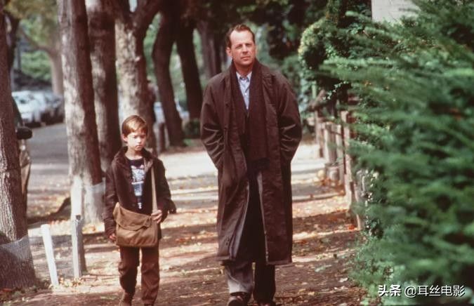 全球最恐怖的十大鬼片（公认最吓人的10部恐怖电影）