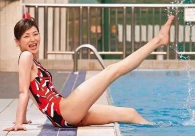 ​万绮雯身高腿长多少(万绮雯靠“美腿”闯进了娱乐圈)