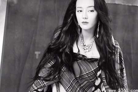 迪丽热巴新剧拍摄不断 状态在线时尚影视资源好到爆