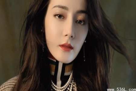 迪丽热巴新剧拍摄不断 状态在线时尚影视资源好到爆