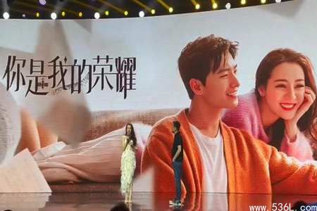 迪丽热巴新剧拍摄不断 状态在线时尚影视资源好到爆