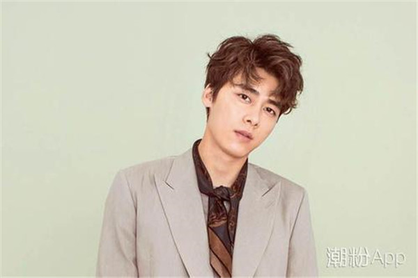 李易峰承认与吴昕交往真的吗,圈内评价吴昕和李易峰有没有在一起