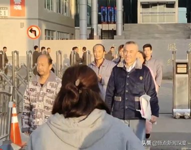 ​河南一村支书遭羁押1535天后检方撤诉获释，律师团队曾遭法院投诉，家人尚未考