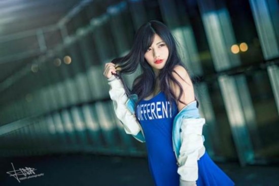 袁惟仁刚签字离婚就被拍到带大胸校花回家(组图)