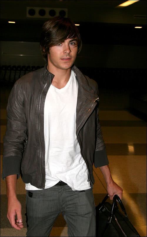 扎克·埃夫隆个人资料写真作品