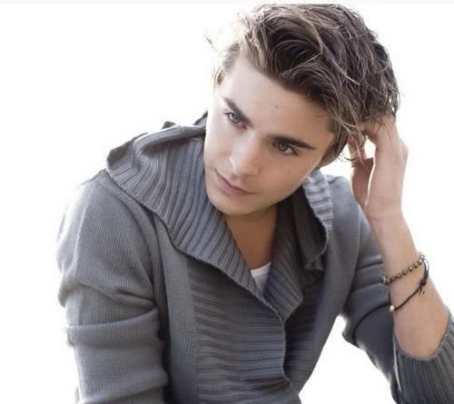 扎克·埃夫隆个人资料写真作品