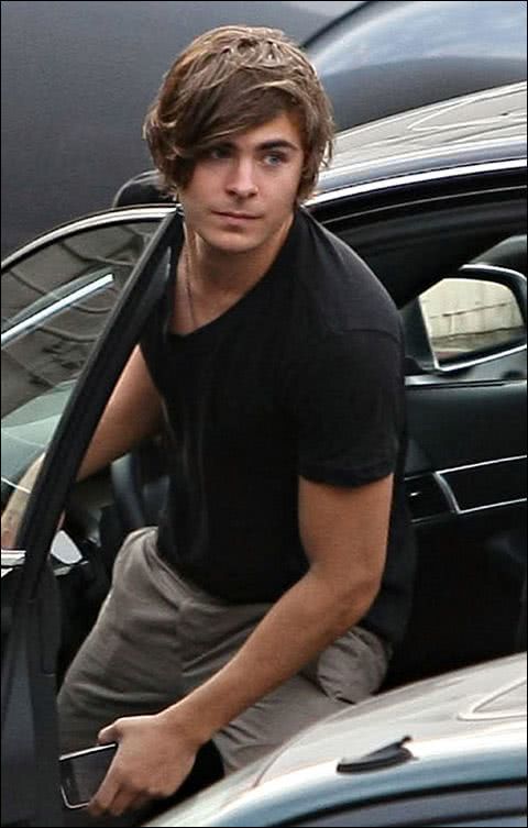 扎克·埃夫隆个人资料写真作品