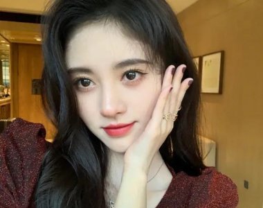 ​双胞胎明星姐妹叫什么(双胞胎姐妹叫什么名字)