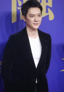 ​倪妮和冯绍峰（冯绍峰倪妮参加同场活动）