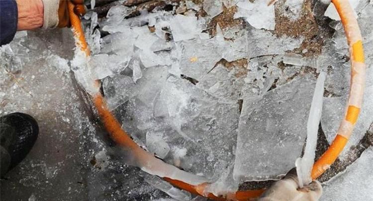 地下水管冰了需要几天才能自然解冻呢