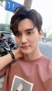 ​天天向上小五为什么离开舞台（当红时退出天天向上）