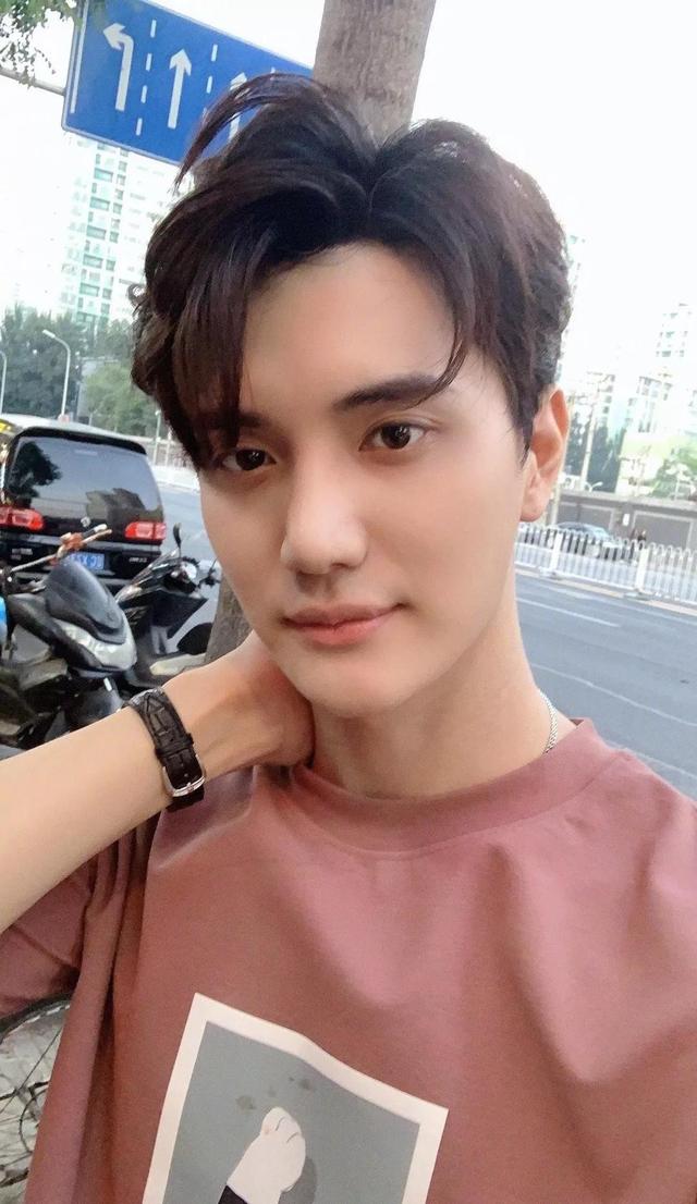 天天向上小五为什么离开舞台（当红时退出天天向上）(1)