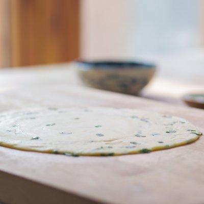 葱花饼的8种做法(简易葱油饼)(14)