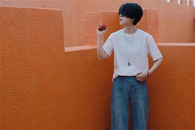 ​白色衣服上沾了桃子汁怎么办 白色衣服弄到桃子汁怎么洗