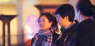 ​李健晒博士老婆合照，结婚20年始终坚持丁克，45岁孟小蓓甜美可爱