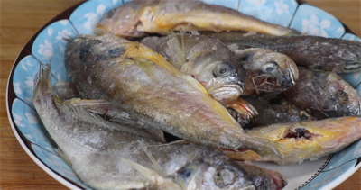 ​炸鱼块用面粉还是淀粉？教你正确做法，难怪饭店的那么酥脆好吃