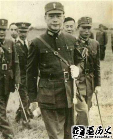 陈璧君长子汪文婴军装照