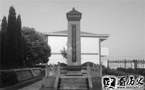 田家镇保卫战纪念碑