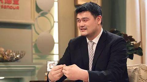 《朗读者》第二季归来 , 姚明朗读海明威《真实的高贵》：真正的高贵，是优于过去的自己