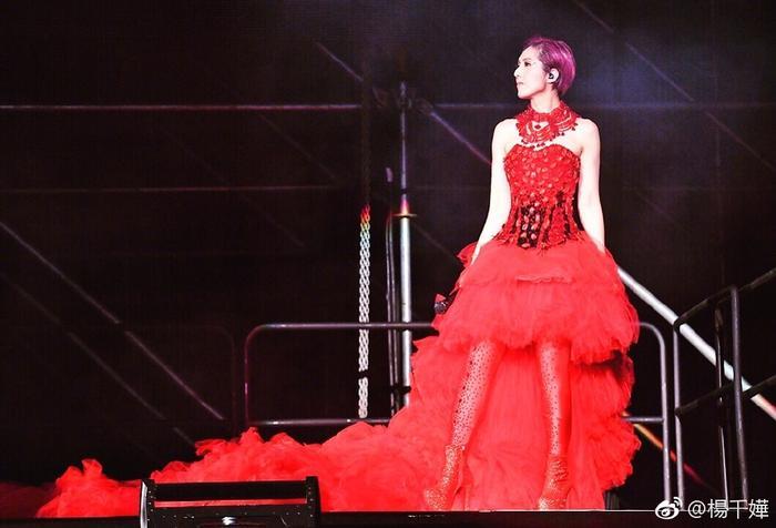 二十四年杨千嬅：野孩子的美丽人生