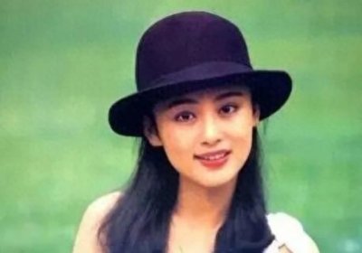 ​陈红电视剧角色的欢笑场景，感染力强，令人难以忘怀