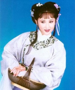 越剧名家单仰萍：曾被剧团劝退，巅峰时嫁富豪丈夫，差点晚节不保