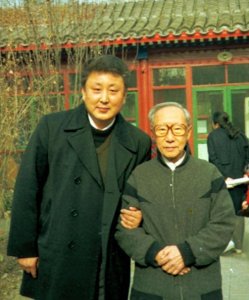 ​溥仪的弟弟溥杰87岁因病逝世，留下2个女儿，现状如何？